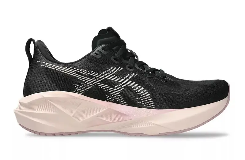 Asics boty Novablast 5, black/pearl pink Sezónní Sleva