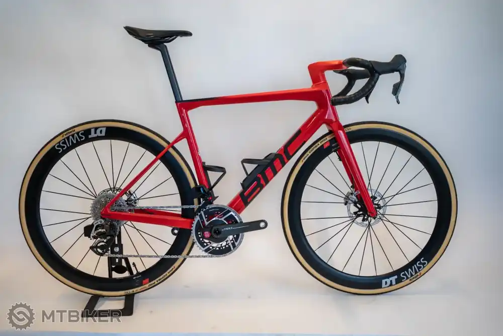 BMC Teammachine SLR 01 Custom kolo, all red/black Sezónní Sleva