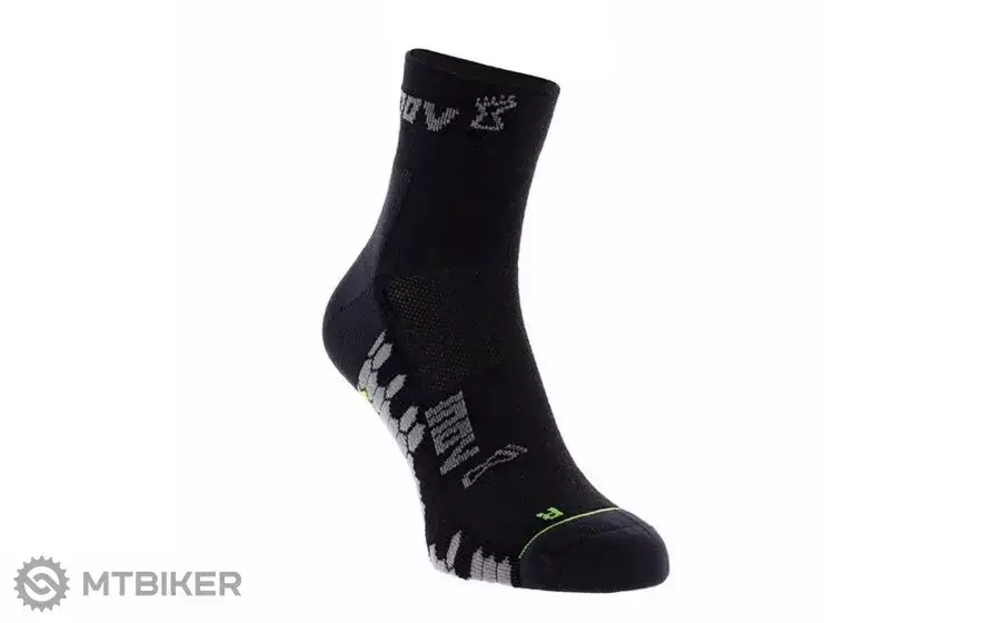 Zlevněný inov-8 ponožky 3 SEASON OUTDOOR, černé
