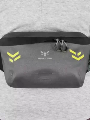 Originální Apidura Backcountry ledvinka, 2,5 l, šedá