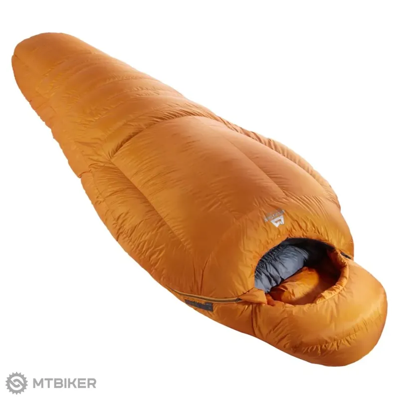 Značkový Mountain Equipment Redline spacák, REG, marmalade