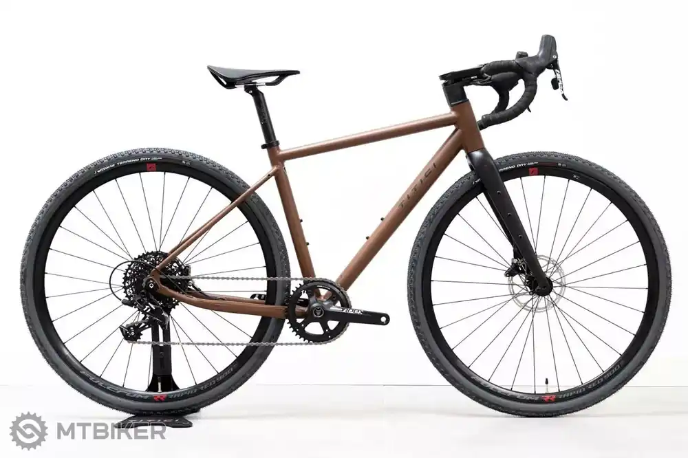 Titici ALL-IN 28 kolo, chocolate/black matt Ihned K Objednání