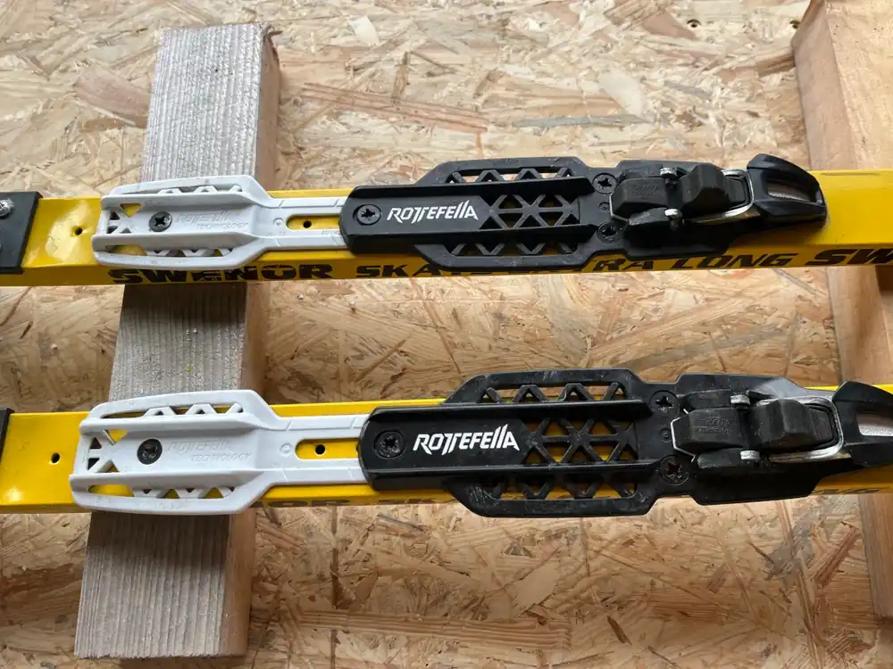 SWENOR SKATE EXTRA LONG, kolečkové lyže na skate, s vázáním NNN, použité Nejprodávanější