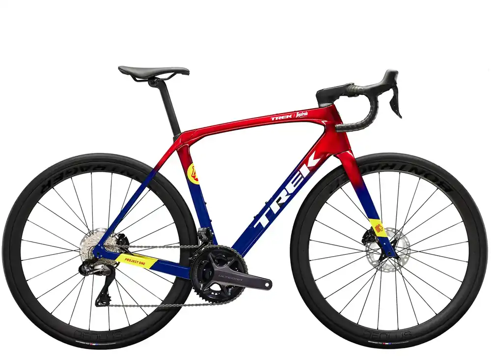Trek Domane SLR 7 Gen 4 52 červená/modrá Kup Teď